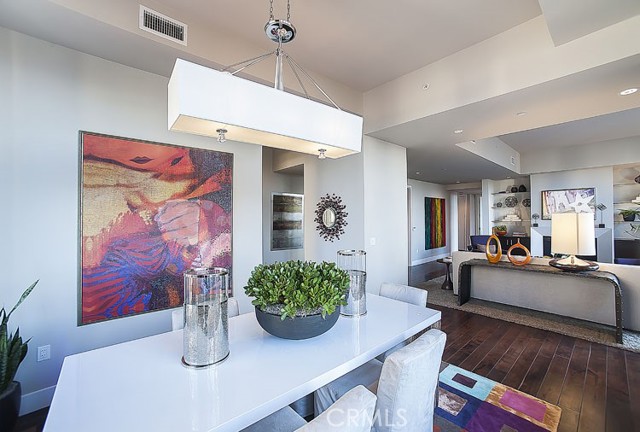 Detail Gallery Image 5 of 18 For 10776 Wilshire Bld #801,  –,  CA 90024 - 2 Beds | 2/1 Baths