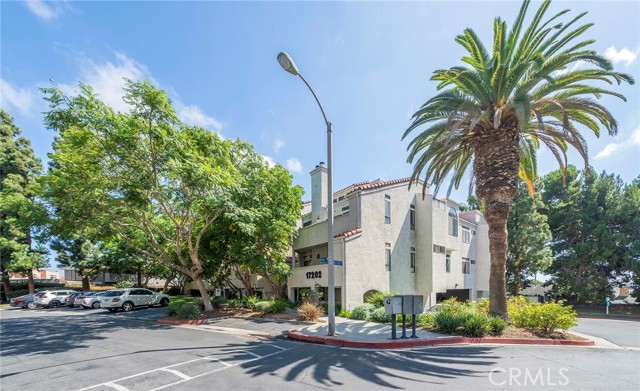 17202 Corbina Lane, Huntington Beach CA: https://media.crmls.org/medias/1011bd91-6b5b-4a0d-aff2-e2af168bb7af.jpg