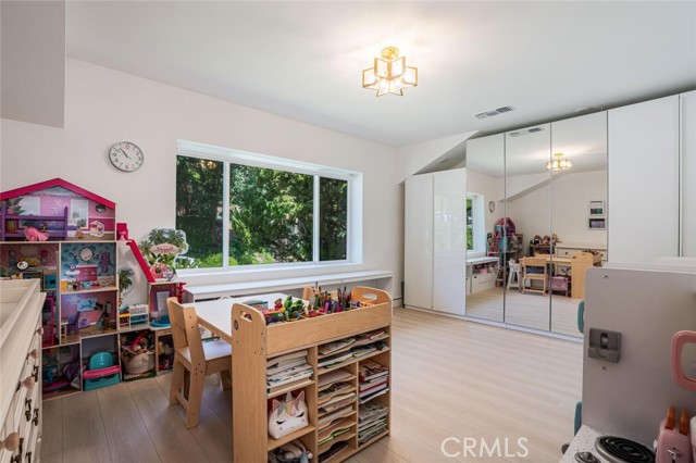 Detail Gallery Image 26 of 41 For 410 Audraine Dr, Glendale,  CA 91202 - 4 Beds | 3 Baths