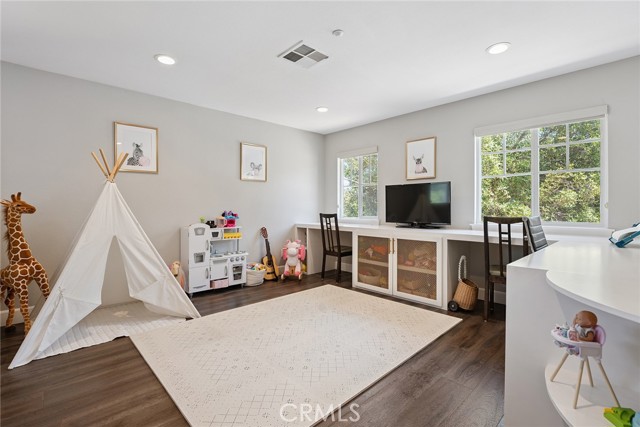Detail Gallery Image 17 of 38 For 5179 Knollwood Way, Woodland Hills,  CA 91364 - 4 Beds | 3 Baths