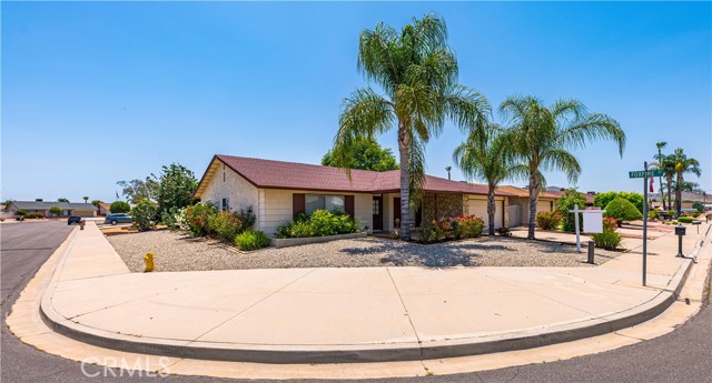 Detail Gallery Image 2 of 28 For 27879 Foxfire St, Menifee,  CA 92586 - 3 Beds | 2 Baths