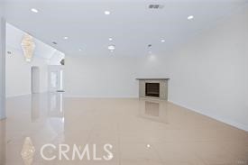 https://media.crmls.org/medias/1014183d-dfbb-46a0-827f-c61b84614fc4.jpg?preset=X-Large