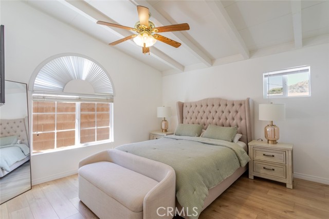 Detail Gallery Image 17 of 39 For 22459 Guadilamar Dr, Saugus,  CA 91350 - 3 Beds | 2 Baths