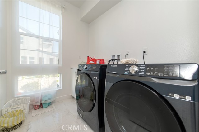 Detail Gallery Image 35 of 39 For 131 Reyes Alley, Lake Forest,  CA 92630 - 5 Beds | 4 Baths