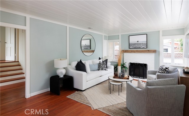 425 Monterey Drive, Laguna Beach CA: https://media.crmls.org/medias/1014e40f-2820-4921-91bb-306bb6b4c81d.jpg