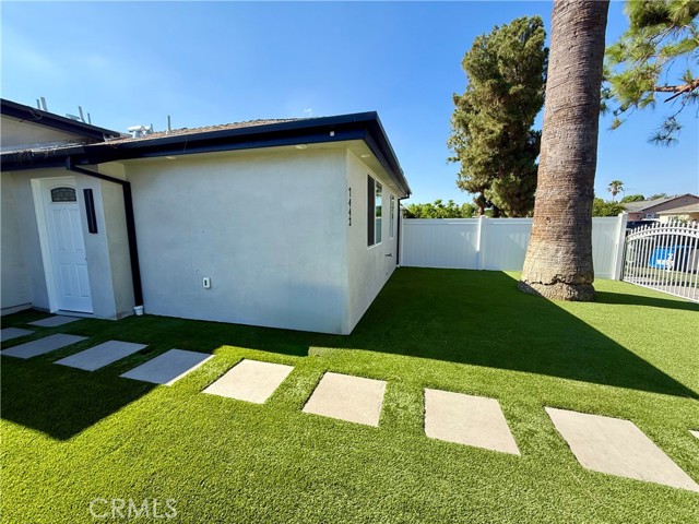 7443 Oakdale Avenue, Winnetka CA: https://media.crmls.org/medias/101528d3-2189-4a4b-9261-c2b4b250cfc4.jpg
