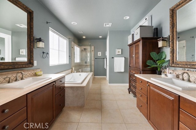 22517 Skipping Stone Drive, Saugus CA: https://media.crmls.org/medias/101585f7-9780-44a8-a56b-d3a7a730baf9.jpg
