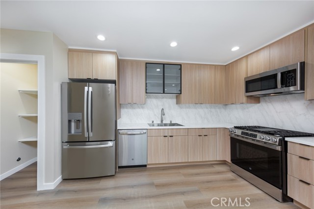 Detail Gallery Image 3 of 16 For 7671 Quakertown Avenue, Winnetka,  CA 91306 - 2 Beds | 1/1 Baths