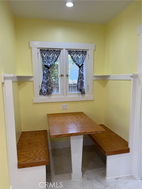 297 N Garfield Avenue, Pasadena CA: https://media.crmls.org/medias/10166216-3c33-4ce3-b5d2-c159683ea620.jpg