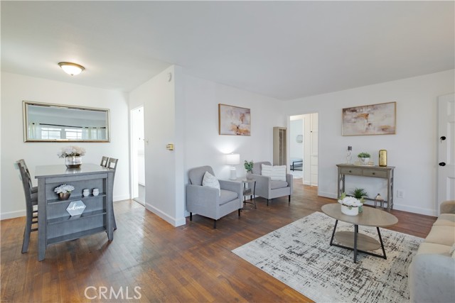 4829 Walnut Ave, Long Beach CA: https://media.crmls.org/medias/1016eab2-bf46-4fd4-a5f0-b7e928b6fbfe.jpg