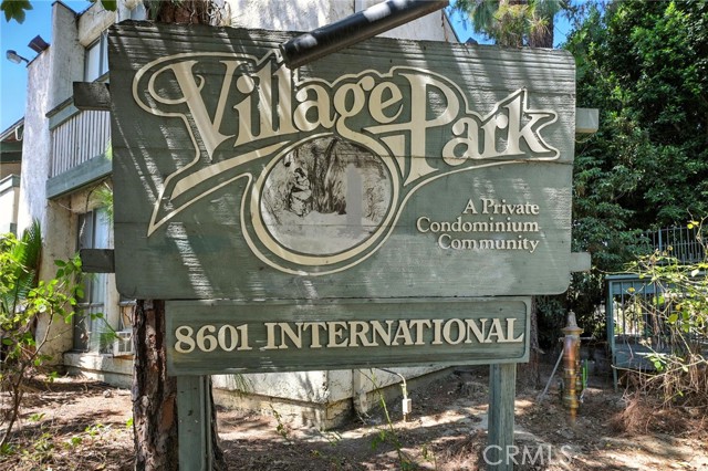 8601 International Avenue, Canoga Park CA: https://media.crmls.org/medias/101743f6-92fc-4b60-9442-0ce4a9b9dd46.jpg