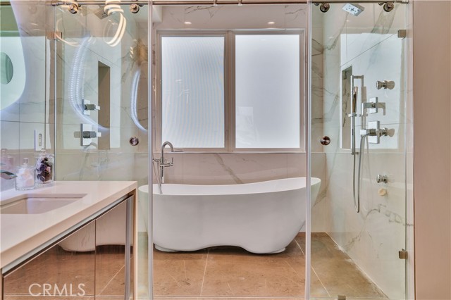 719 1st Place, Hermosa Beach CA: https://media.crmls.org/medias/10175392-134c-4625-85f9-4cbe7d7926c8.jpg