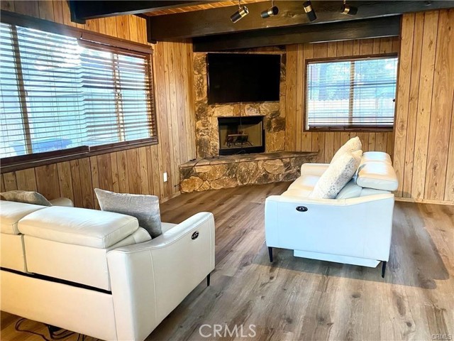 2125 4th Lane, Big Bear City CA: https://media.crmls.org/medias/10176aa2-7624-4948-9efe-6a8fd4ceadd9.jpg