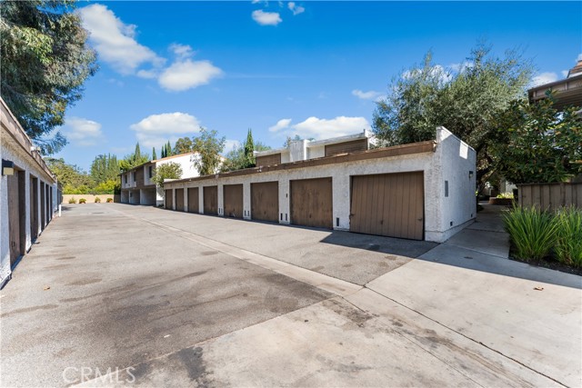 Detail Gallery Image 48 of 48 For 15511 Sherman Way #1,  Van Nuys,  CA 91406 - 2 Beds | 2 Baths