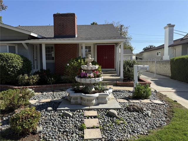 Detail Gallery Image 4 of 31 For 17114 Vose St, Lake Balboa,  CA 91406 - 4 Beds | 2 Baths