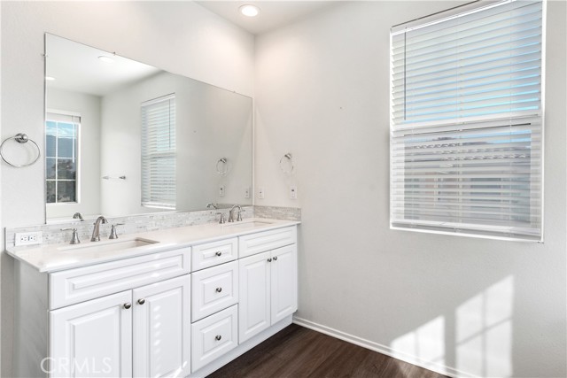 Detail Gallery Image 13 of 26 For 5386 Vicenza Ln, Fontana,  CA 92336 - 4 Beds | 2/1 Baths