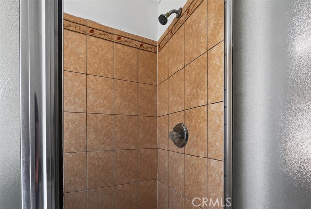 6819 Bellaire Avenue photo 21