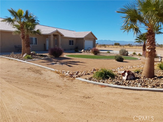 Detail Gallery Image 6 of 46 For 22803 Lancelet Rd, Apple Valley,  CA 92308 - 3 Beds | 2/1 Baths