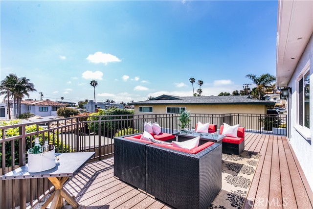 1515 Prospect Avenue, Hermosa Beach, California 90254, 4 Bedrooms Bedrooms, ,2 BathroomsBathrooms,Residential,Sold,Prospect,SB23100182