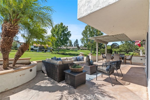 Detail Gallery Image 11 of 31 For 525 Vista Flora, Newport Beach,  CA 92660 - 3 Beds | 2/1 Baths