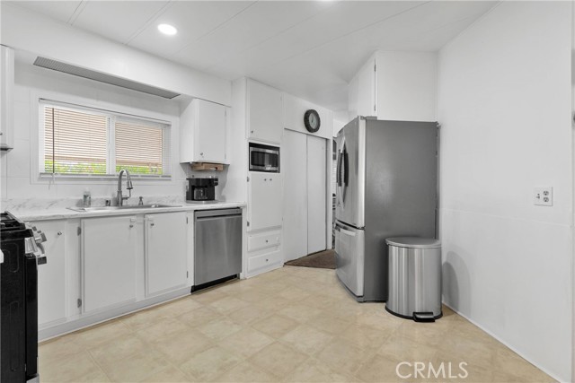 Detail Gallery Image 12 of 33 For 13393 Mariposa Rd #255,  Victorville,  CA 92395 - 2 Beds | 2 Baths