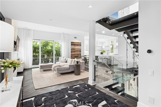 3731 5th Avenue, Corona del Mar CA: https://media.crmls.org/medias/101c3aeb-76bd-4ecc-9339-bdafdc75dfc1.jpg