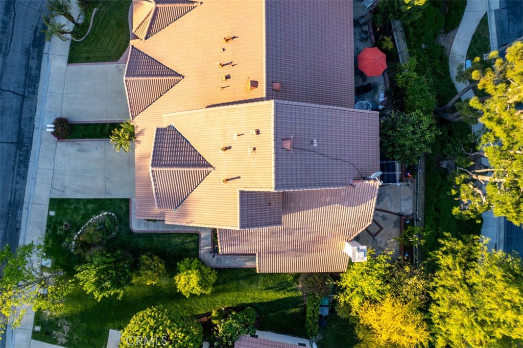 https://media.crmls.org/medias/101cccd8-ba0a-40bb-adcb-5b70eebf3428.jpg?preset=X-Large