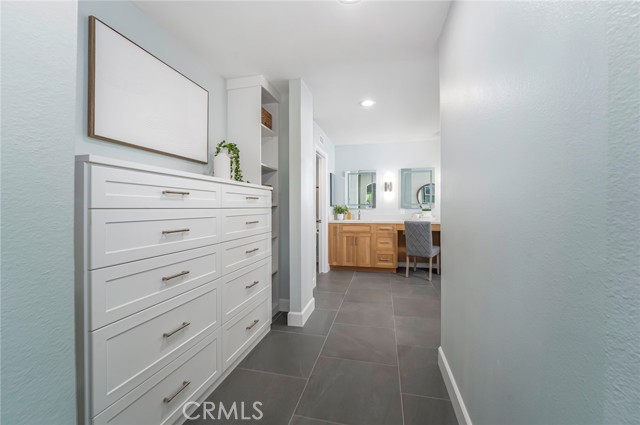 Image 23 of 63 For 3 Taylor Place