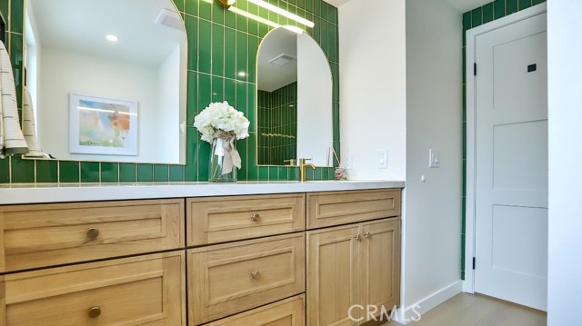 2737 Lorenzo Avenue, Costa Mesa CA: https://media.crmls.org/medias/101cf6c7-0b82-4b3f-9310-ef9c70be3772.jpg