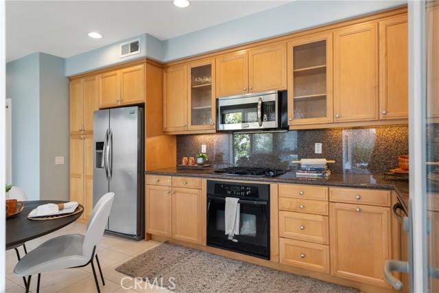 Detail Gallery Image 7 of 50 For 5405 W 149th Pl #16,  Hawthorne,  CA 90250 - 2 Beds | 2/1 Baths