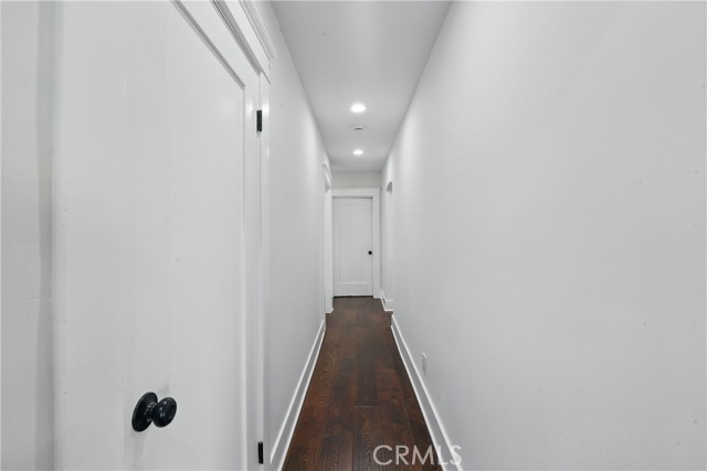 2111 S Bronson Ave, Los Angeles CA: https://media.crmls.org/medias/101d52f0-ff3a-493e-8233-e9ba30f2f5e6.jpg