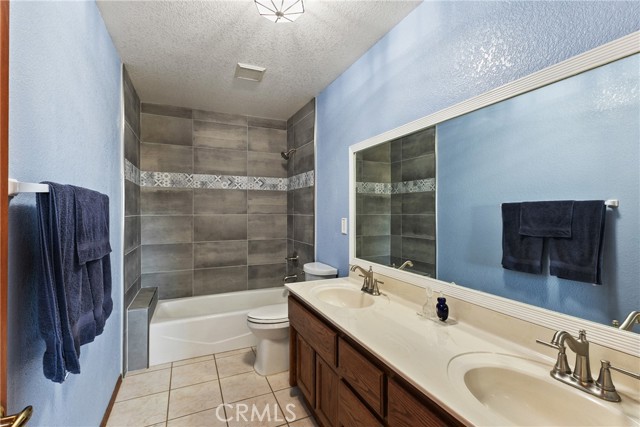 Detail Gallery Image 11 of 47 For 8727 W Avenue E12, Lancaster,  CA 93536 - 3 Beds | 3 Baths