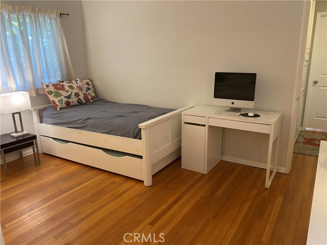 4125 Bakman Avenue, Studio City CA: https://media.crmls.org/medias/101debf0-b41c-4442-ae98-ae0e8dda2b8d.jpg