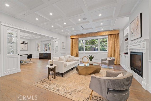 7 Bed Home for Sale in Encino, California