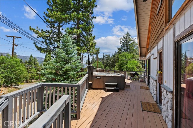 Detail Gallery Image 12 of 32 For 646 Spruce Rd, Big Bear Lake,  CA 92315 - 5 Beds | 5 Baths