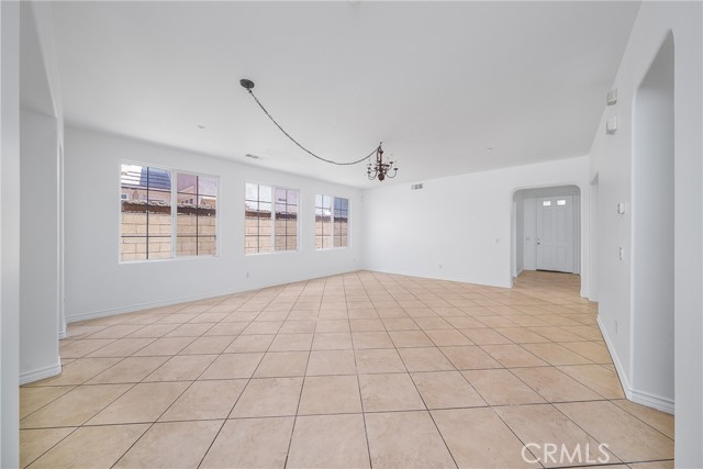 5662 Galasso Avenue, Fontana CA: https://media.crmls.org/medias/101fe189-48d6-4b73-bdb4-8bdff0ceb792.jpg
