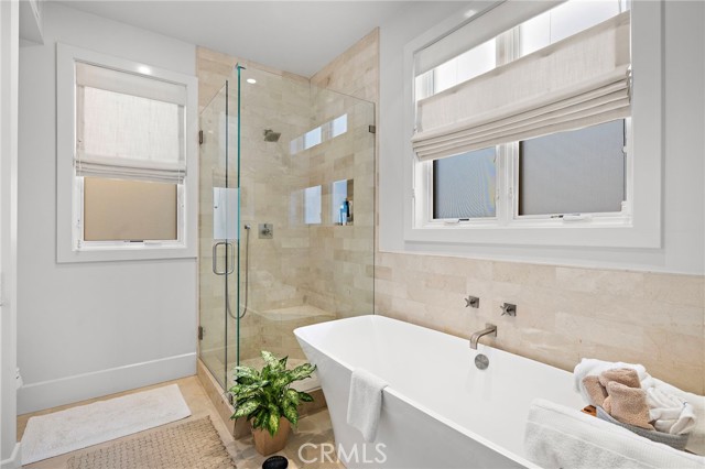 Detail Gallery Image 17 of 68 For 711 1/2 Marigold, Corona Del Mar,  CA 92625 - 2 Beds | 2/1 Baths
