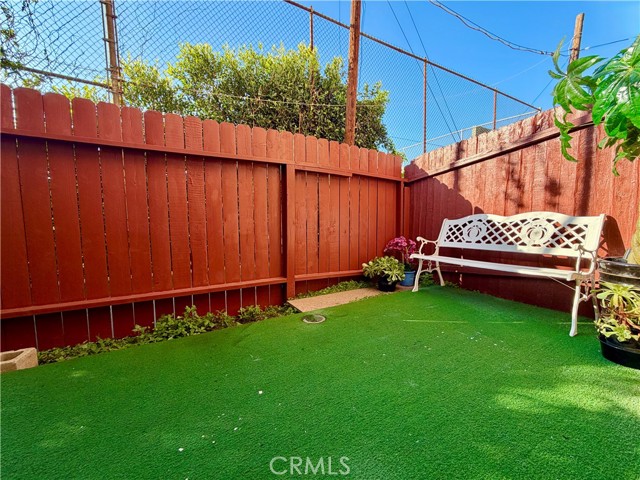 Detail Gallery Image 10 of 13 For 127 S Ramona #B,  Monterey Park,  CA 91754 - 3 Beds | 3 Baths