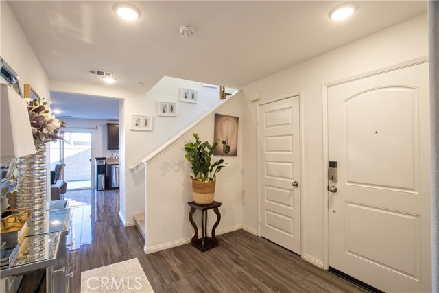 Detail Gallery Image 5 of 44 For 32774 Shorecrest Way, Lake Elsinore,  CA 92530 - 3 Beds | 2/1 Baths