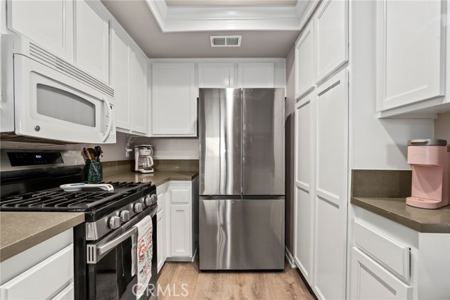 Detail Gallery Image 8 of 23 For 87 Mcafee Ct, Thousand Oaks,  CA 91360 - 3 Beds | 2 Baths