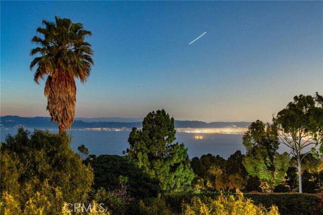 Detail Gallery Image 8 of 54 For 1409 via Arco, Palos Verdes Estates,  CA 90274 - 7 Beds | 5/2 Baths