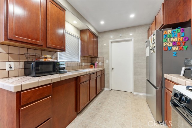 Detail Gallery Image 31 of 43 For 540 W 118th St, Los Angeles,  CA 90044 - 6 Beds | 5 Baths