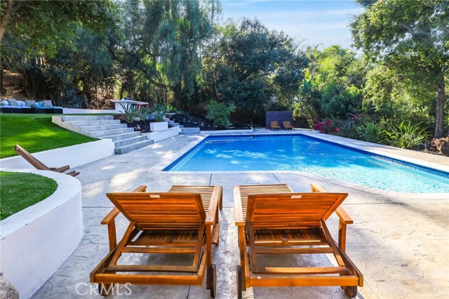 9425 Gierson Avenue, Chatsworth CA: https://media.crmls.org/medias/1022d186-bbdd-4eb2-86f5-8fad063ea843.jpg
