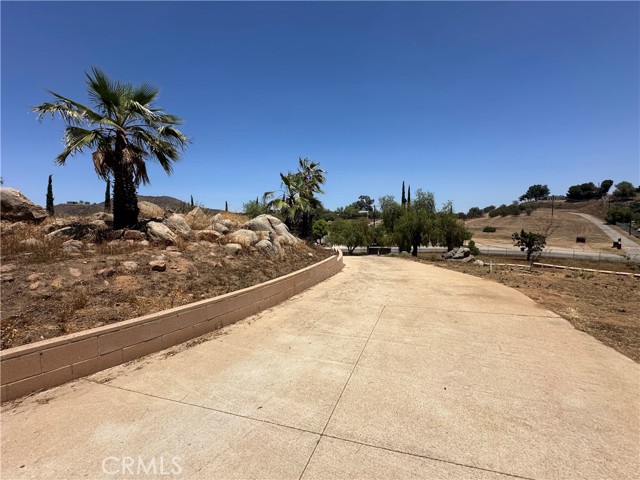 Detail Gallery Image 5 of 31 For 19261 Santa Rosa Mine Rd, Perris,  CA 92570 - 4 Beds | 3 Baths