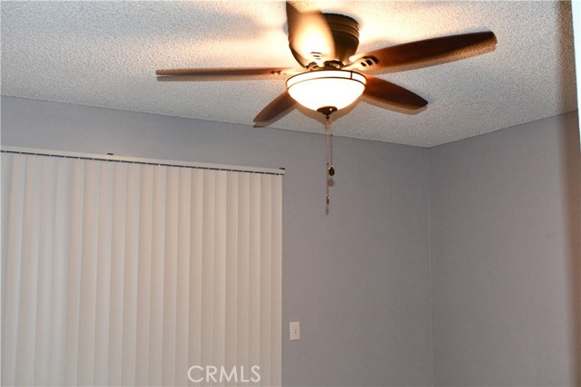 1956 Calle Arboleda, Hemet CA: https://media.crmls.org/medias/10232ad3-7f82-422d-9bc2-f91fb83fefb3.jpg