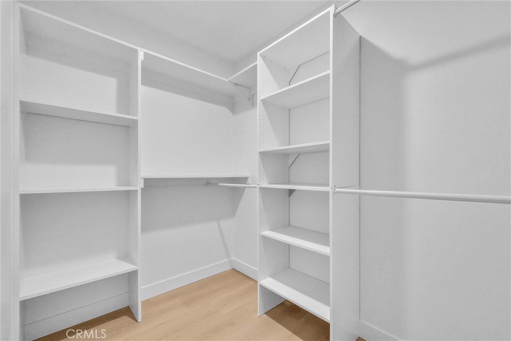 https://media.crmls.org/medias/1024b960-83dd-4250-bfe0-bed2153ce8ab.jpg?preset=X-Large