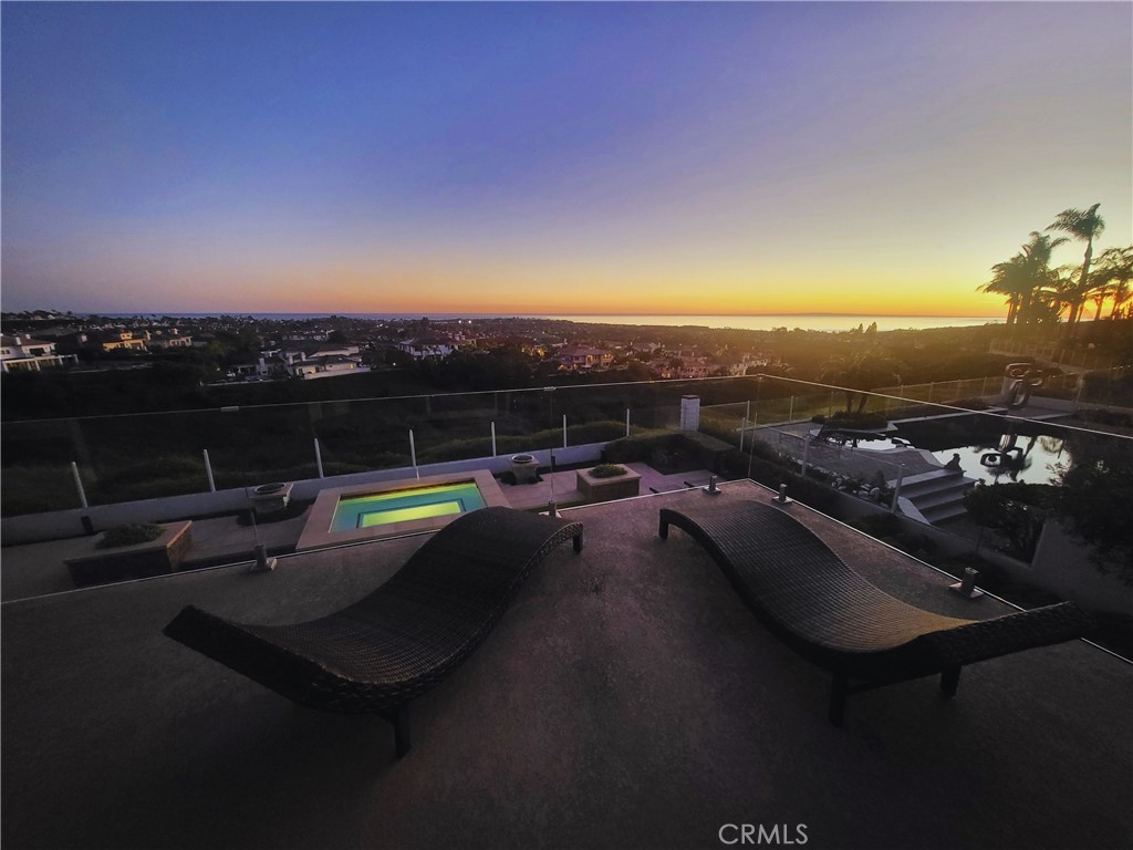 https://media.crmls.org/medias/102675dd-511f-4142-8082-aa712c36b94f.jpg?preset=X-Large