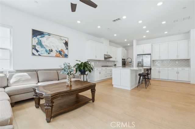 Detail Gallery Image 11 of 39 For 118 Yugen, Irvine,  CA 92618 - 4 Beds | 3/1 Baths