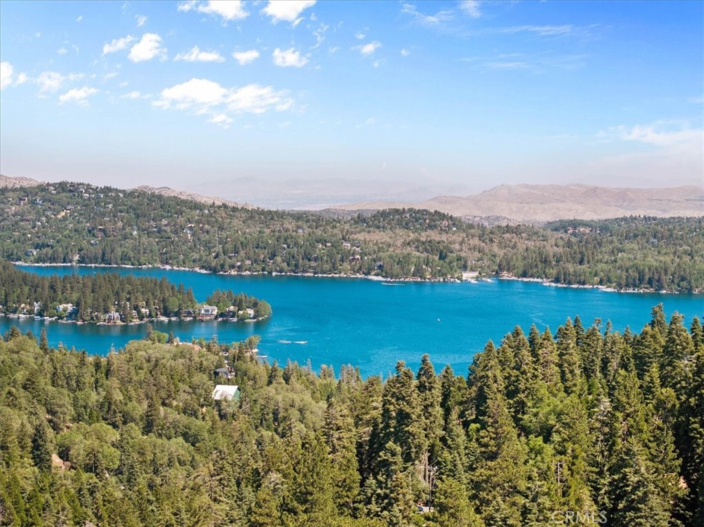 https://media.crmls.org/medias/1026d834-8e57-4a3c-9fd9-e9472fb3128c.jpg?preset=X-Large