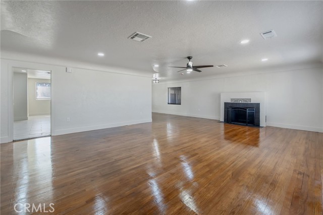 Detail Gallery Image 8 of 52 For 21199 S Feland Ave, Riverdale,  CA 93656 - 3 Beds | 2 Baths